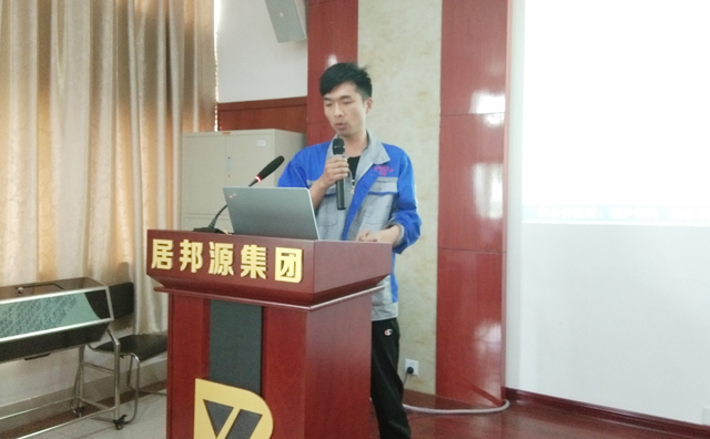 公司韓貽波經(jīng)理分享銷(xiāo)售談判基礎與技巧，提出抓住時(shí)機，體貼顧客，隨時(shí)準備滿(mǎn)足顧客甚至準顧客的需要。